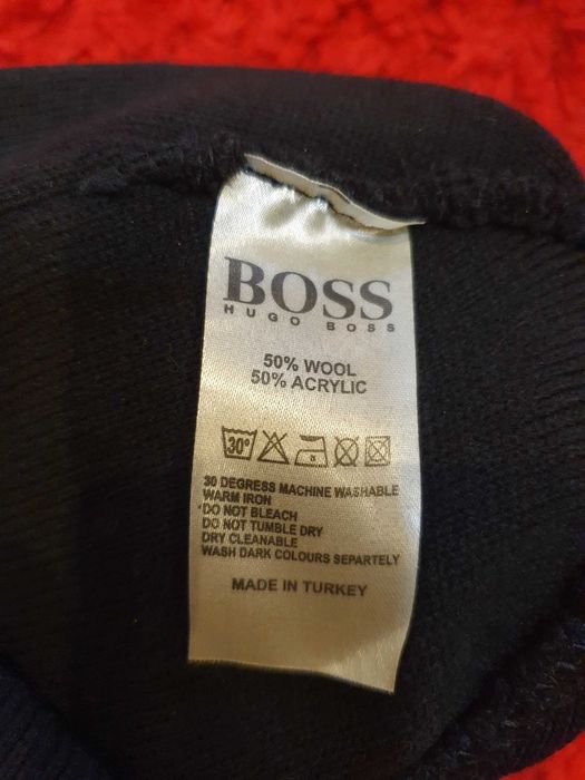 Caciula fes hip hop Hugo Boss Quess