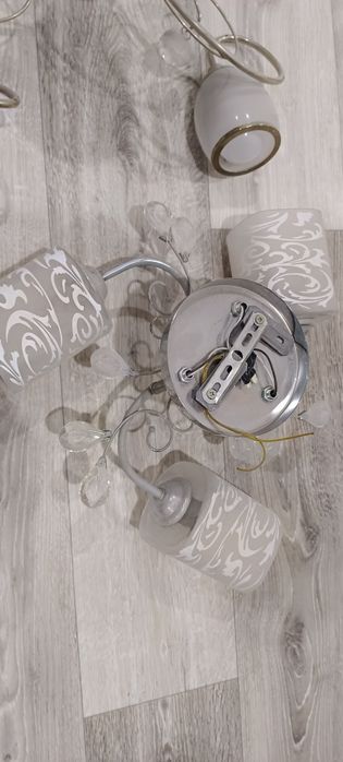 Продам люстры в хорошем состоянии