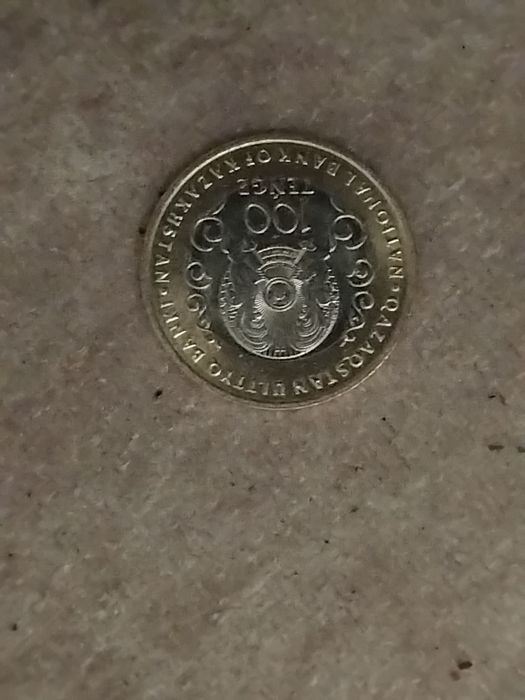 Продам монету 30 лет 100тг