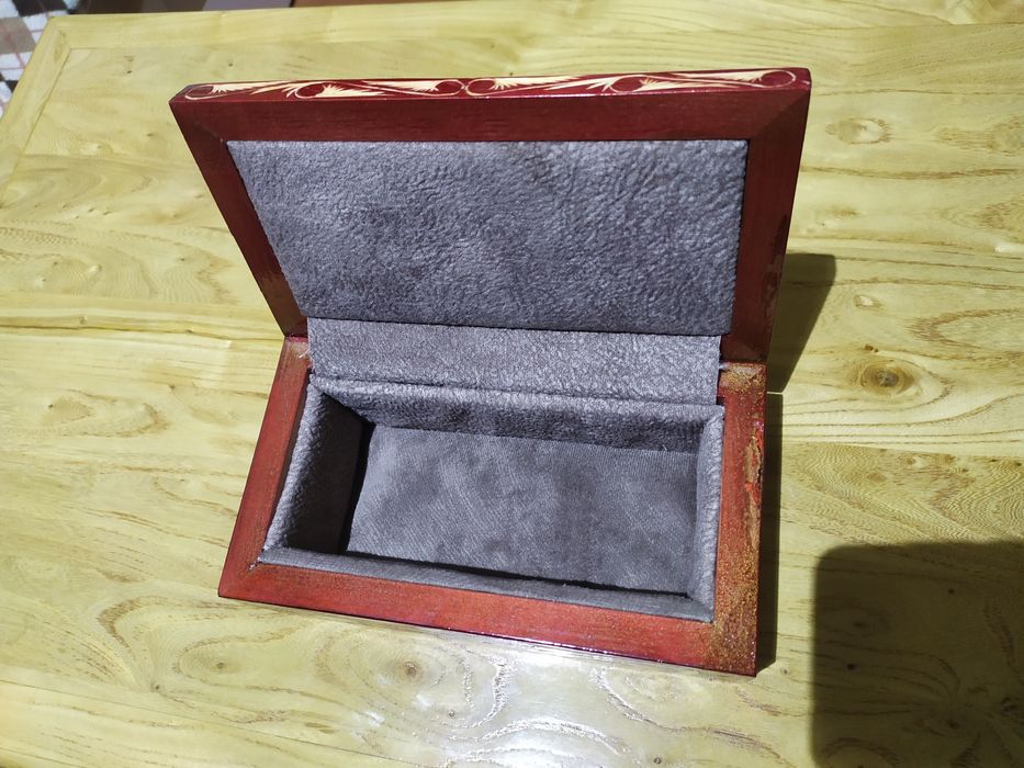 Шкатулки для украшений