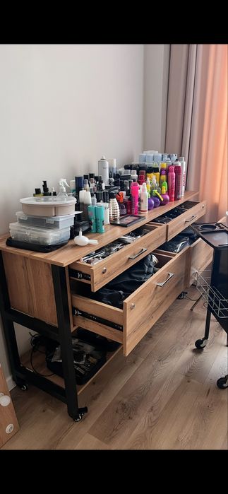 Стол для визажиста