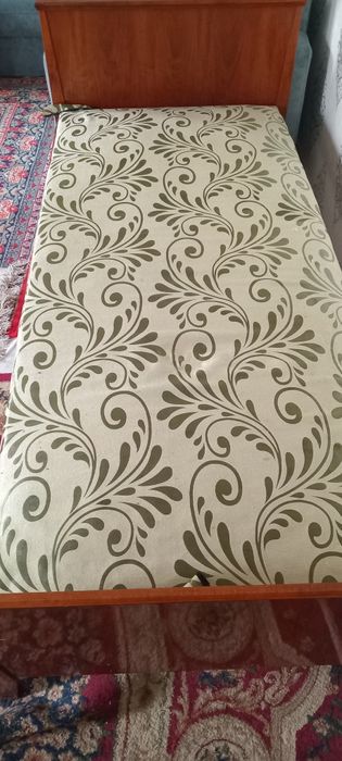 Продаю 2  кровати из чистого дерева