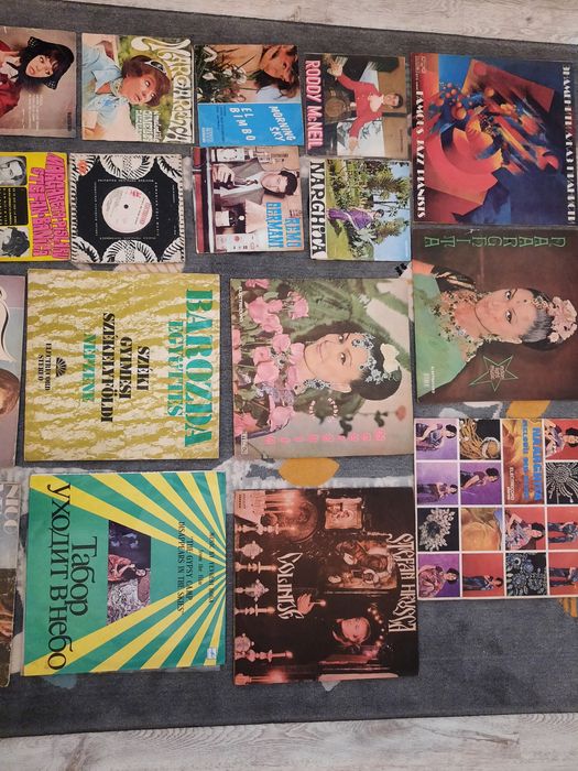 Vinyl-uri muzică si basme