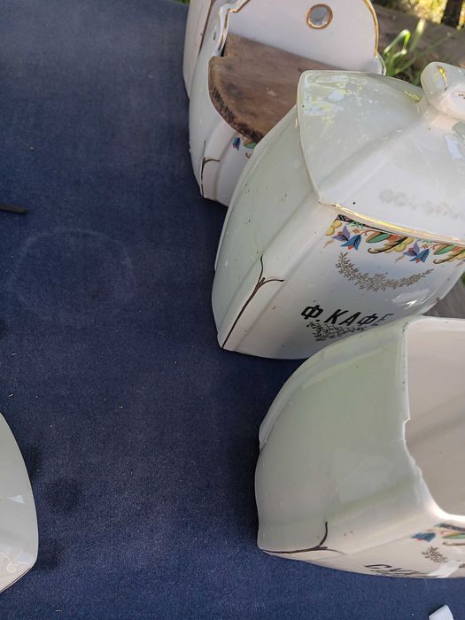 Голям масивен старинен порцеланов леген и буркани за подправки