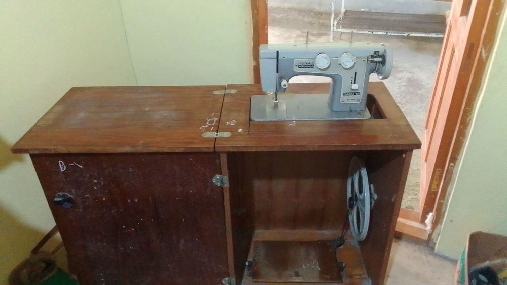 Tikuv mashinasi sotiladi ishlaydi holati yaxshi manzil Gijdivon MFY