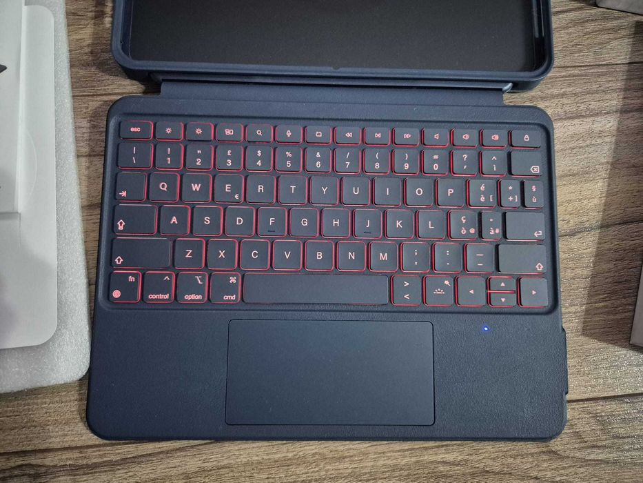 Husa Tastatura HOU iPad Air & Pro 11, Magnetic, Albastru, Resigilat