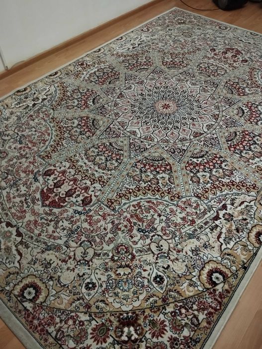 Продам Ковер 2м на 3м.