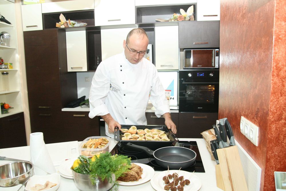 Продавам модулна кухня - Cooking Academy Diplomat