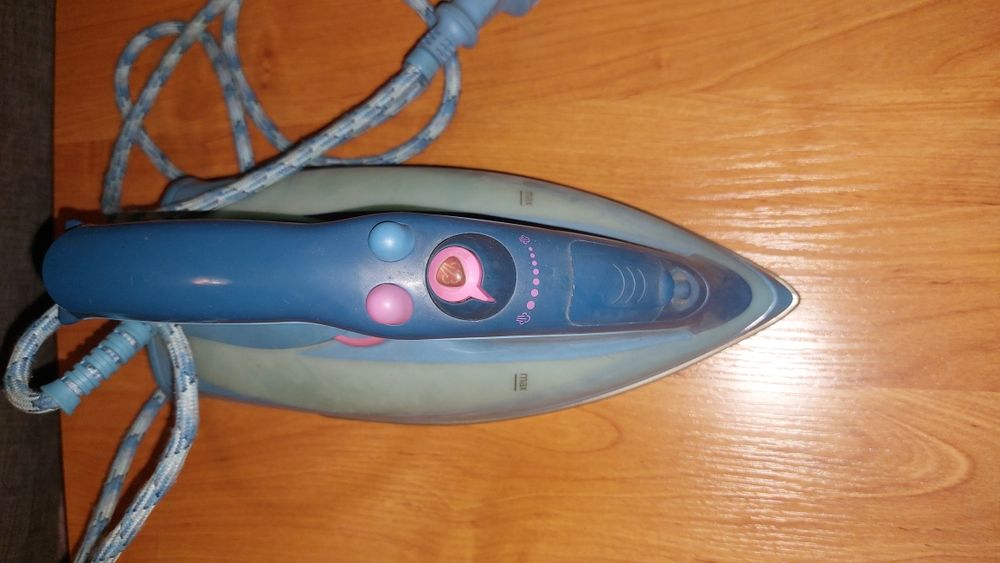 Утюг паровой Braun