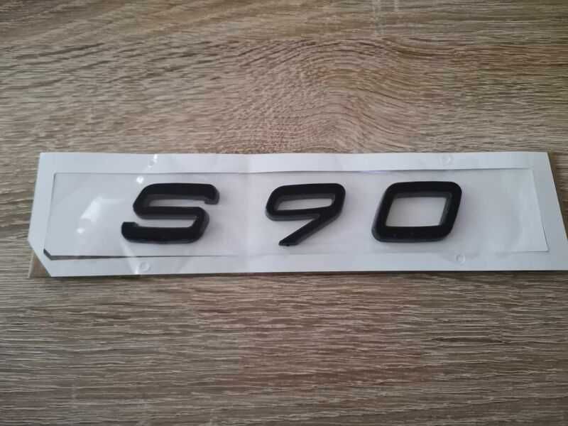 Volvo S90 черна емблема
