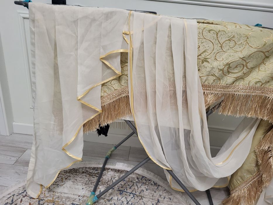 Продам шторы с ламбрикеном