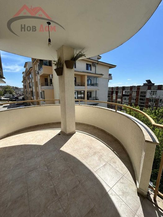 Просторен тристаен в кв. Акация