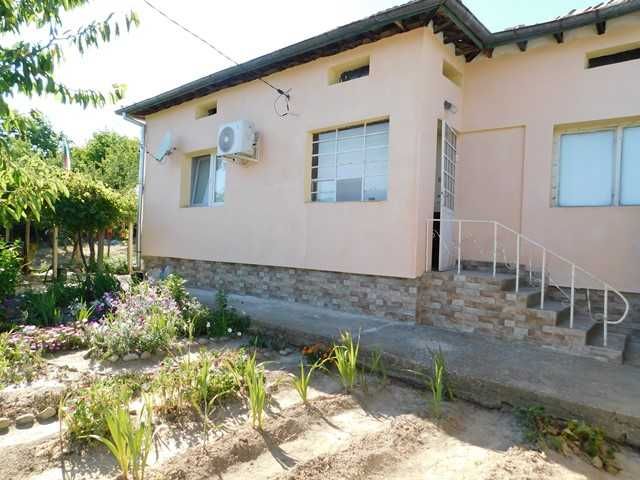 Масивна къща, с. Лиляк, гр. Търговище