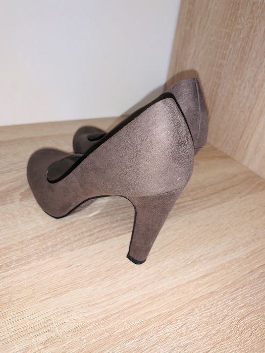 Елегантни обувки на ток, номер 39