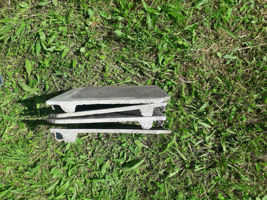 Tăblite din beton și țiglă roșie, acoperiș sau pavaj