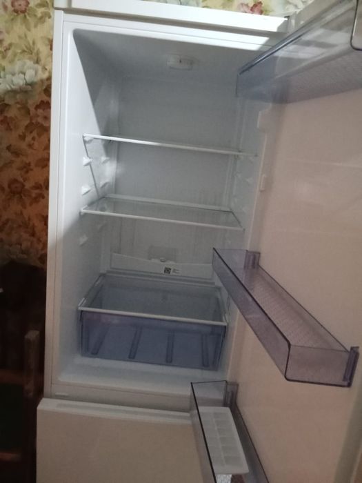 Продам Холодильник Beko 100.000