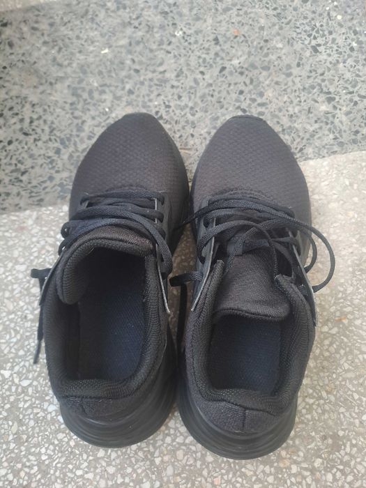 Черни дамски маратонки Adidas-39,5