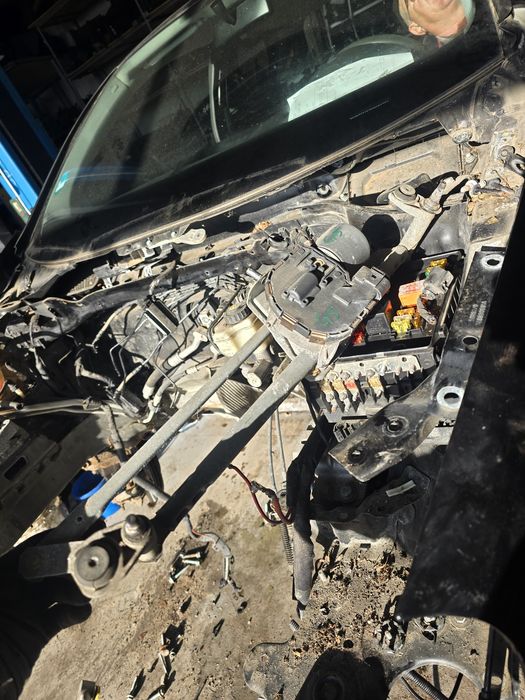 Ansamblu stergatoare golf 5  cu motoras