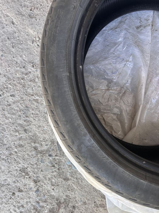 Продам шины Bridgestone Turanza T05ABZ 235/45 R18