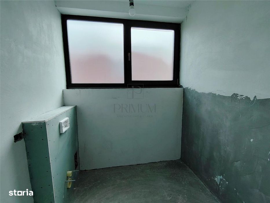 Duplex Cu Toate Utilitatile - 5 Camere - Curte Amenajata