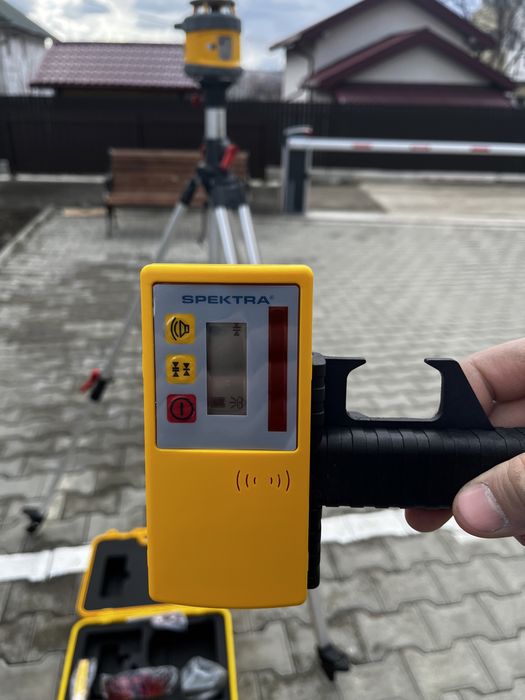 Nivela Laser rotativ, nu Bosch 360 Profesional, Spektra 201R NOU