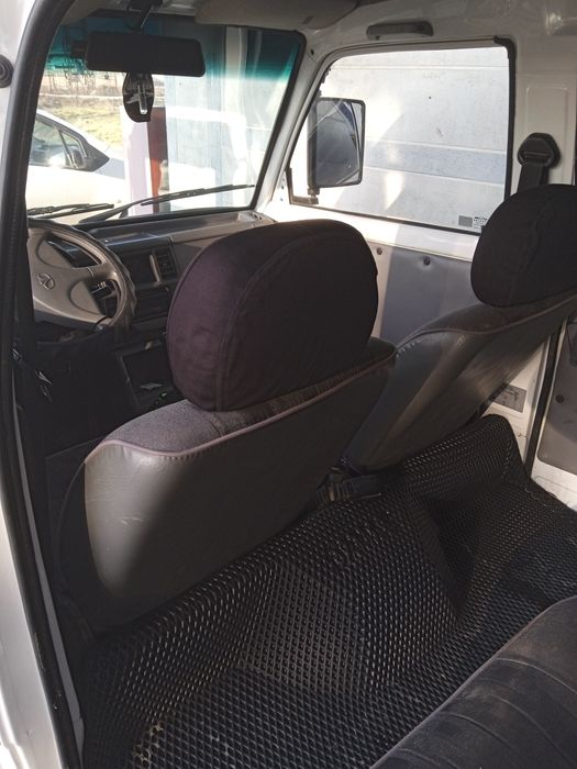 Дамас сотилади  ранги ок