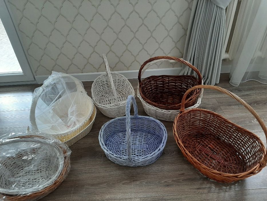 Корзины разные много