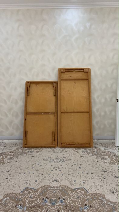 Продаются столы 2 штук.