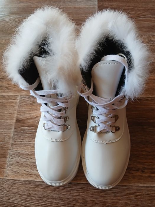 Продаю новые ботинки