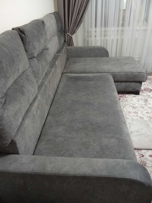 Диван на тик таке