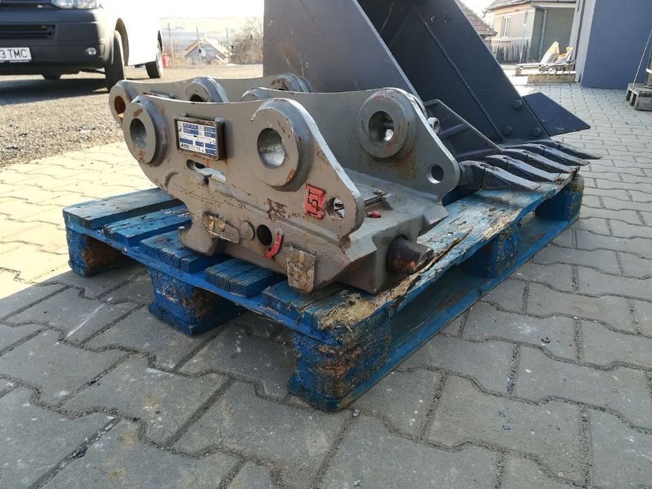 Cuplaj rapid mecanic pentru utilaje