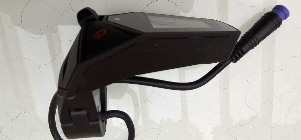 Display bicicleta electrica
Tehnologie DOT Matrix
Lungime cablu 20 mm
Protectie apa IP65
Mufa conectare Higo 6 pini
Produs nou, cu factura si garantie