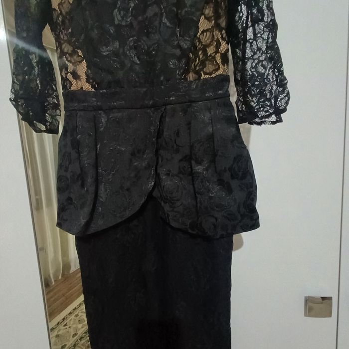 Продам платья кружевные