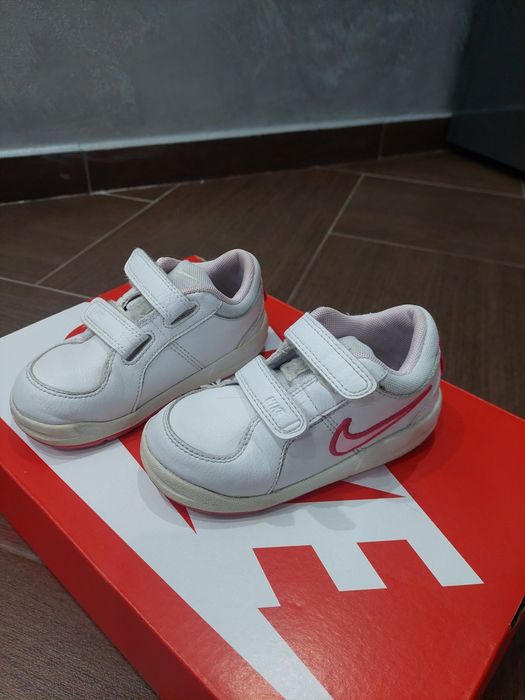 Продавам детски маратонки Nike
