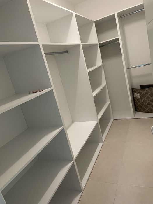 Inchiriez apartament cu 2 camere zona centrala