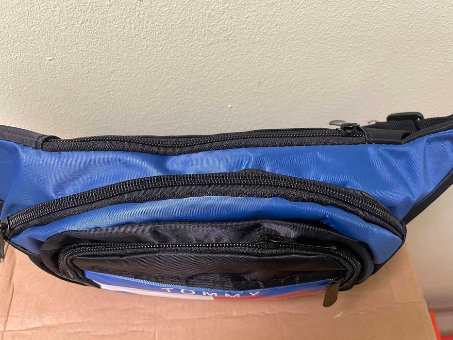 Мъжка чанта тип банан Tommy Hilfiger нова