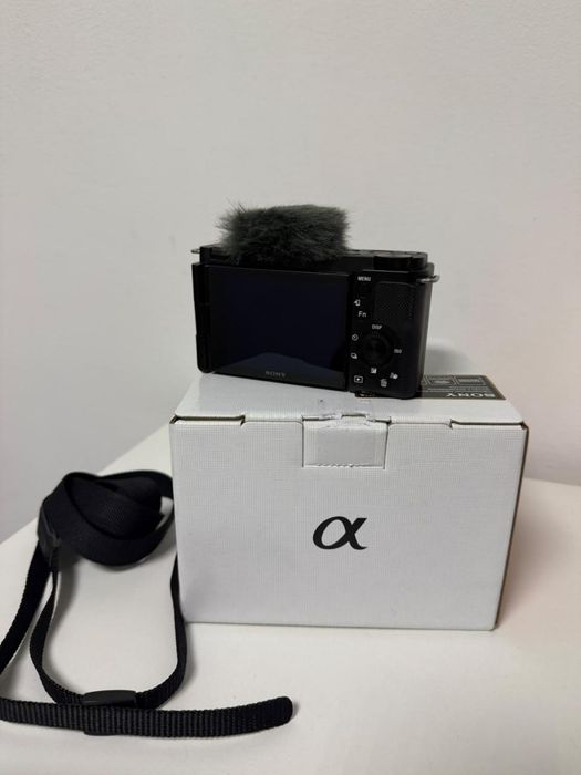 Камера Sony ZV-E10 Kit