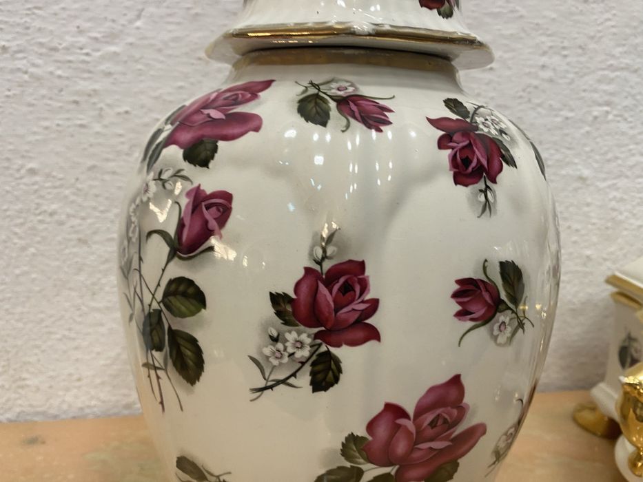 Порцеланов сет на Boch Belgium ваза и кутия за бижута