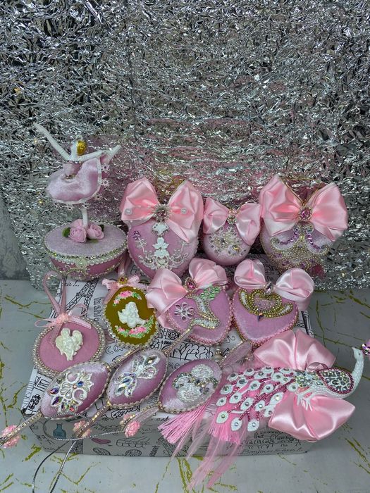 Новогодние игрушки на ёлку