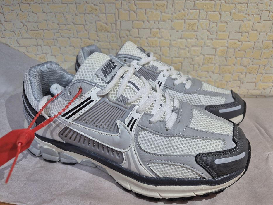 Nike vomero 5 gray