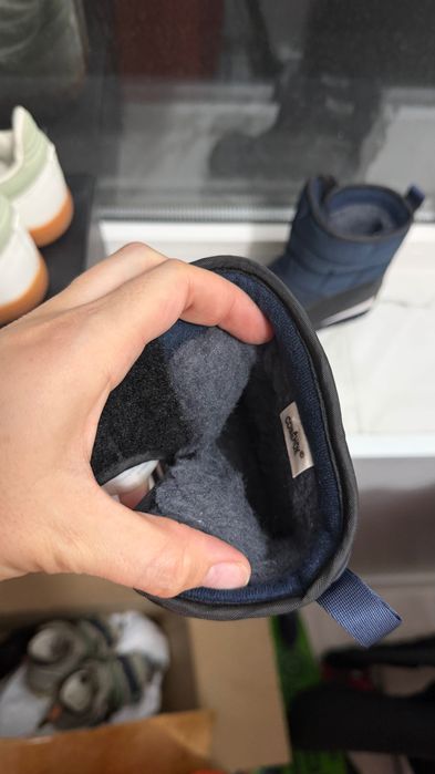 Продам зимние ботинки на мальчика