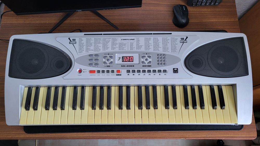 Синтезатор CORTLAND
