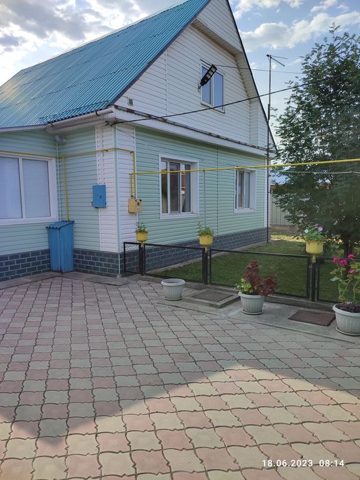 Отдельно стоящий дом в пригороде