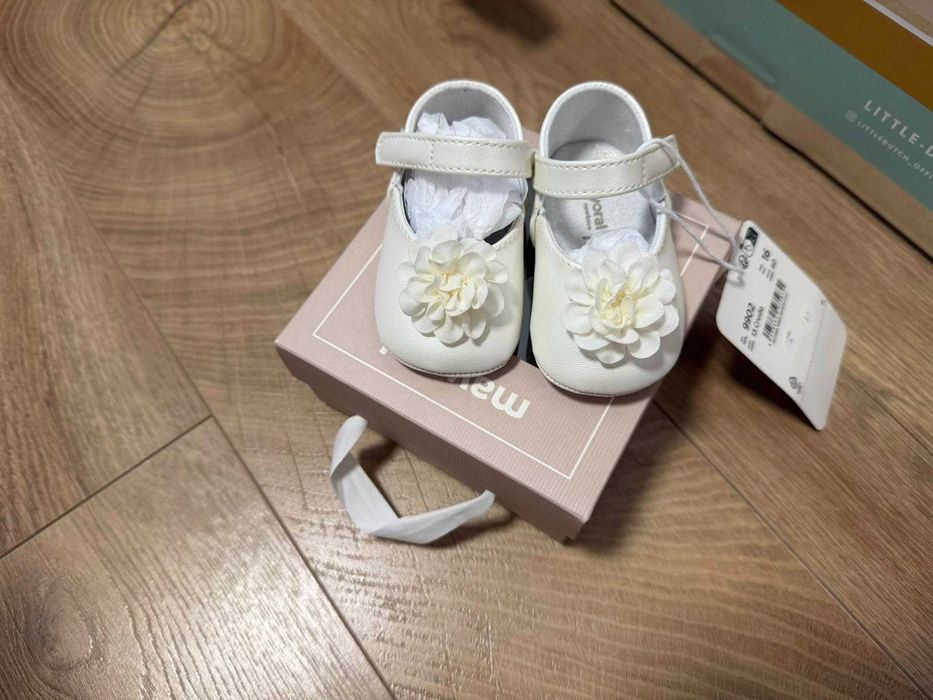 Бебешки обувки нови (размер 16-19)
