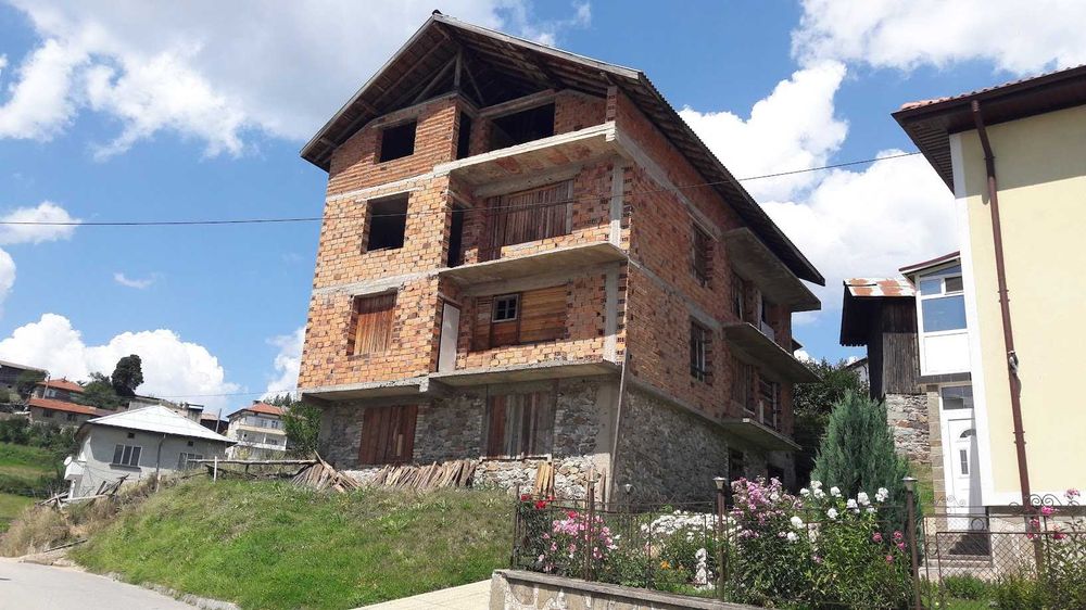 Продава се Къща в Пловдив, Гагарин - 550 кв.м за 137 €/кв.м - Снимка #3