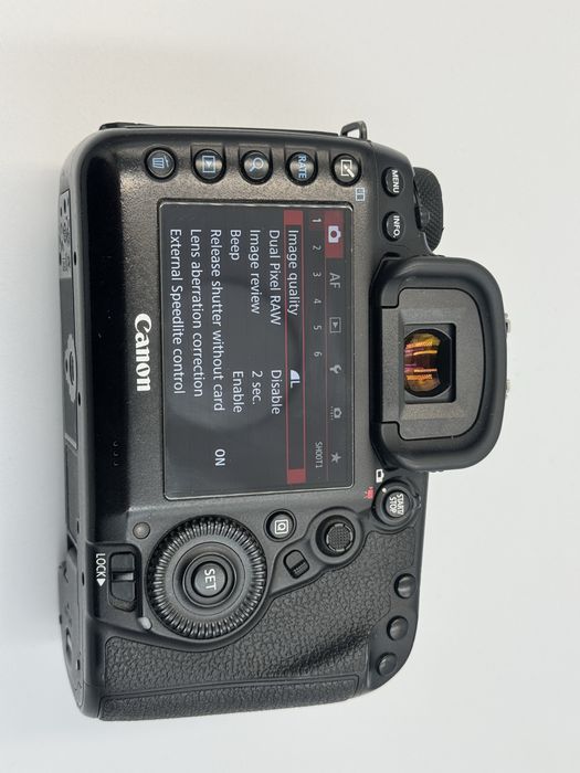 Canon 5D IV - 83k cadre