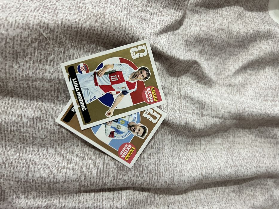 Extra sticker Messi,Modric