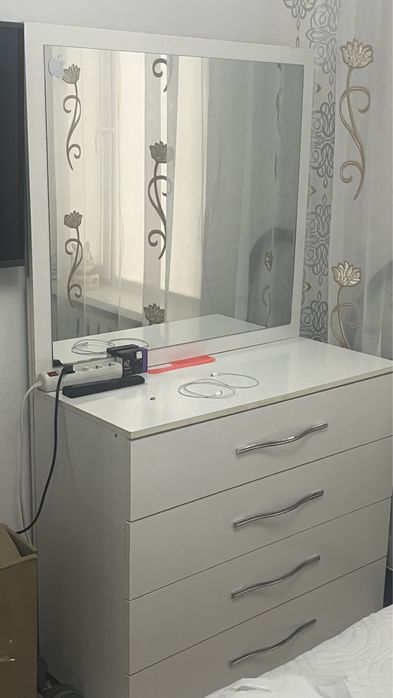 Спальный гарнитур