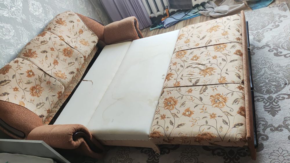 Продам диван в нормальном состоянии