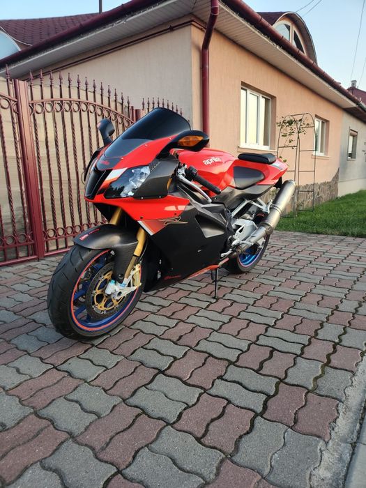 Vând Aprilia RSV 1000 RR an 2004